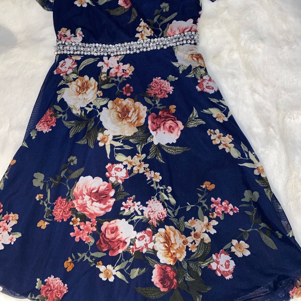 Dress - Picture 2 of 2